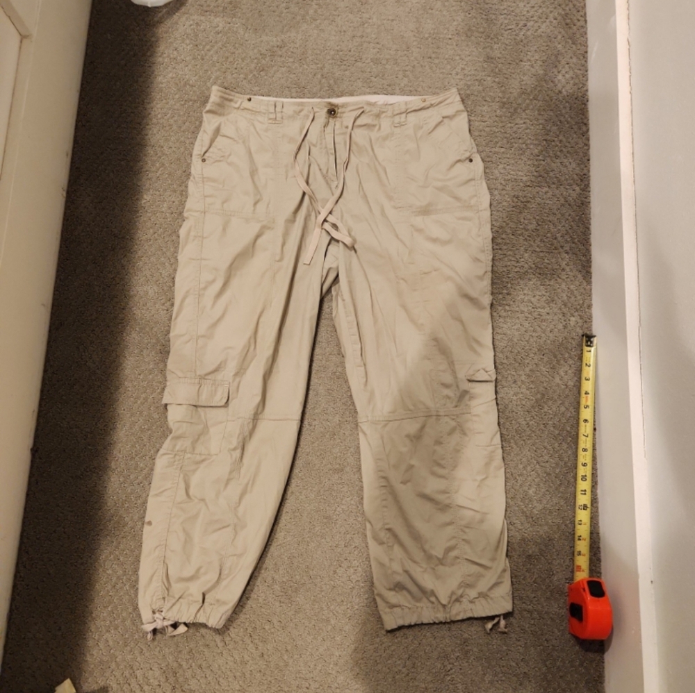 Style and Co Petite lightweight cargo pants 16P